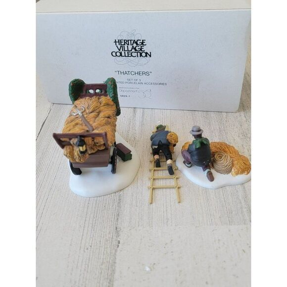 Dept 56 58297 Thatchers Heritage village collection accessory xmas set - Picture 6 of 9